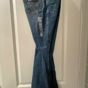 BRAND NEW WITH TAGS WRANGLER DENIM RETRO JEANS